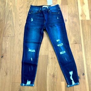 NWT, Kancan High Rise ankle skinny distressed jeans